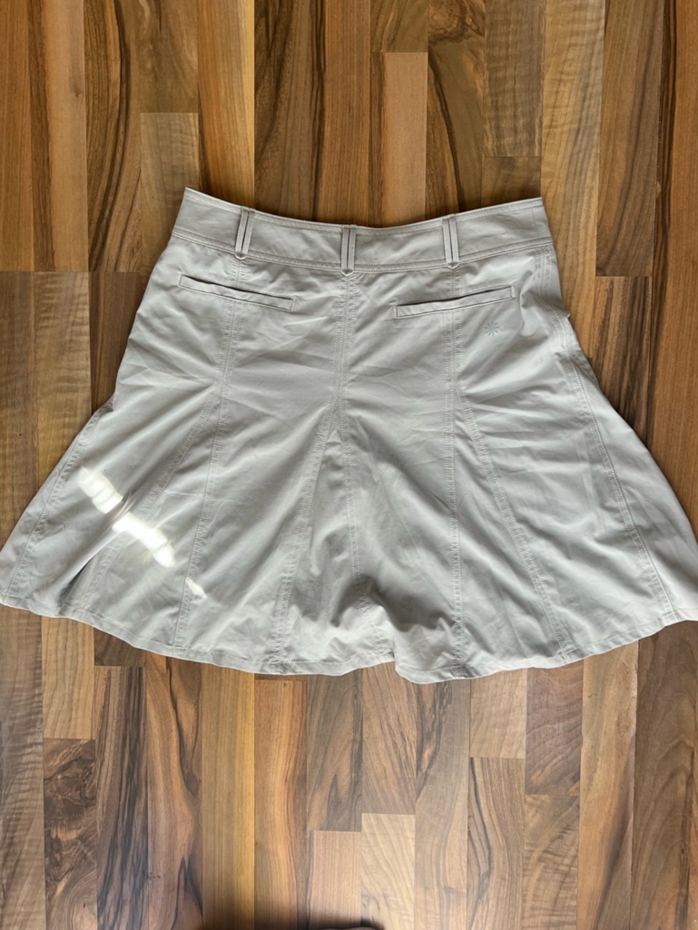 Athleta light gray / cream pleated skort, size 10, EUC - Picture 9 of 9